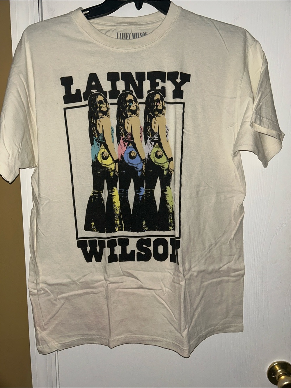 Lainey Wilson Women's Cream Graphic Tee - Short Sleeve
